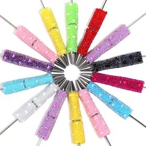 DIY Perlen Kugelschreiber mit glitzernden Kristallen und süssen Herzen für tägliches Schreiben.