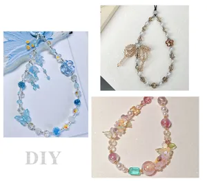 Σετ λουριού κινητού DIY από ακρυλικές χάντρες με διαφανή λουλούδια και χρωματιστές πούλιες.