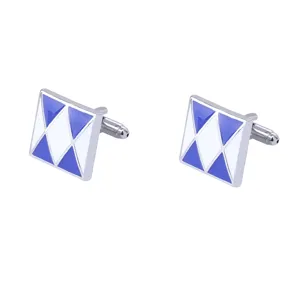 Boutons de manchette carrés argentés avec motif émail géométrique bleu et blanc pour hommes