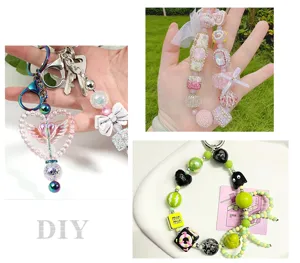Llavero de cuentas de colores DIY y colgante de bolso con cierre de mosquetón y lazo bonito.