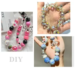 Kleurrijke acryl kralen telefoonbedels en DIY handgemaakte kristallen armbanden.