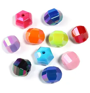 Kleurrijke gefacetteerde acryl kraal zeshoekig glanzend detail voor sieraden maken DIY.