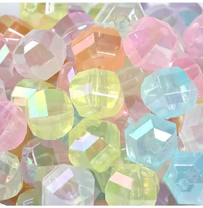 Kleurrijke acryl gefacetteerde losse kralen voor DIY telefoonkoorden en sieraden maken.