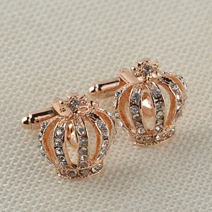 Élégants boutons de manchette couronne en or rose avec strass brillants pour hommes.