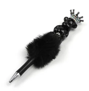 Creatieve DIY pluche kralen balpen met zwarte pompon en prachtige strass kroon decor