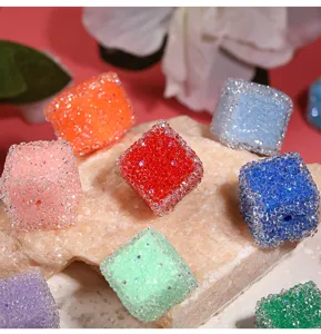 Perles carrées en strass colorées, perles de diamant scintillant pour la fabrication de bijoux.