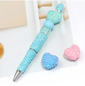 Hellblaue Strass DIY Perlenkugelschreiber mit Herz-Harzperlen für kreative Handwerkszubehör.