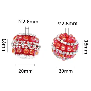 Rode strass-kralen met klauwkettingontwerp, perfect voor handgemaakte sieraden en sleutelhangers.