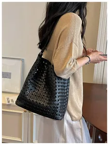 Sac cabas en cuir tisse noir grande capacite sac seau porte epaule pour femmes