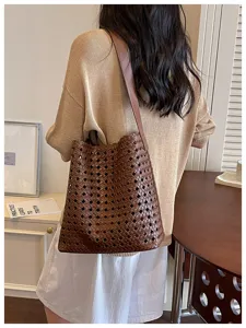 Sac cabas souple et ajouré style coréen pour femme, grand sac à épaule pour le quotidien.