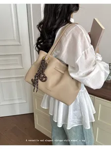 Borsa shopper beige da donna, elegante grande borsa a spalla per lavoro quotidiano.