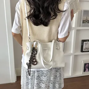 Borsa tote grande minimalista da donna, elegante borsa a tracolla casual per il lavoro.