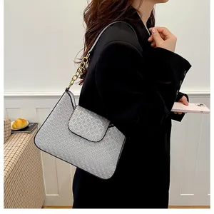 Sac à épaule tendance argenté géométrique pour femme, sac à main mode élégant et chic.