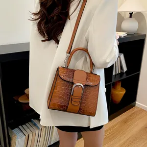 Bruine dames schoudertas met krokodillenprint, elegante retro handtas crossbody tas.
