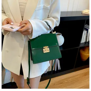 Grüne Lackleder Umhängetasche, stylische kleine Handtasche mit Metallverschluss für Damen.