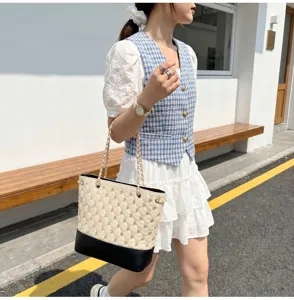 Borsa a tracolla trapuntata retrò con catena e strass, elegante borsa bicolore da donna.