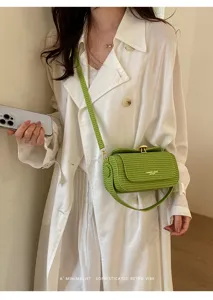Borsa a tracolla cilindrica verde da donna, elegante borsa a spalla minimalista con chiusura.
