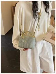 Geflochtene Box Handtasche für Damen, stylische Kette Schulter Umhängetasche mit Griff.