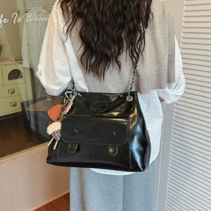 Women retro patent leather shoulder bag large capacity casual chain tote bag daily use
