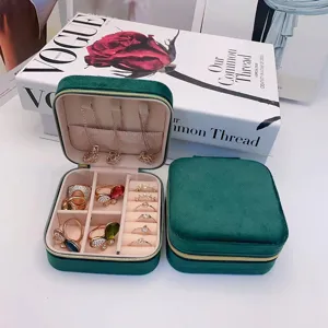 Fluwelen draagbare sieradendoos ring en oorbel opbergdoos organizer etui in groen.