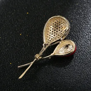 Creative confession balloon brooch, exquisite gold alloy rhinestone anti-glare pin for women.