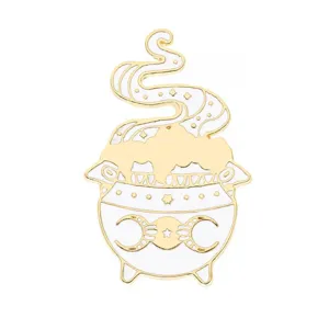 Exquise broche emaille chaudron sorcellerie gothique, alliage dore avec phases lunaires.