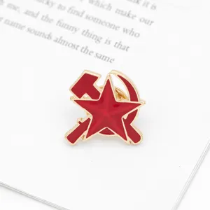 Broche émaillée étoile rouge marteau faucille soviétique insigne vintage métal