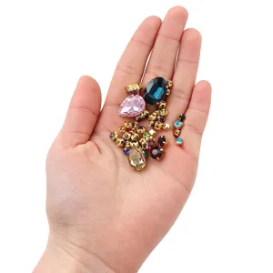 DIY meerkleurige strass stenen om te naaien met gouden klauwzetting voor kleding.