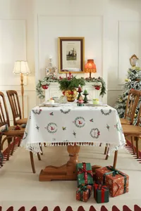 Mantel de mesa rectangular de Navidad con corona festiva y flecos para la decoración del comedor