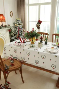 Mantel rectangular con estampado de arbol de navidad corona geometrica y borlas para mesa