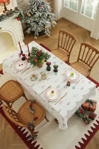 Mantel rectangular con borlas estampado de árbol de navidad festivo para comedor.
