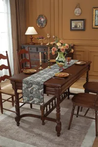 American retro table runner, paisley jacquard design for dining table, coffee table decor.