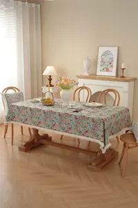 Vue détaillée nappe jacquard fleurs rétro américaine avec franges élégantes pour salle à manger.
