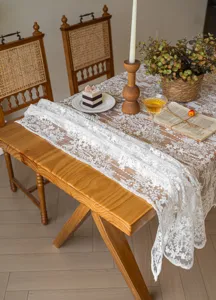 Cammino tavola in pizzo bianco stile francese, tovaglia rettangolare ricamata per matrimonio e casa.