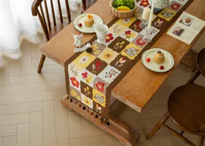 Chemin de table rétro moderne à fleurs avec des glands et beau tissu jacquard pour salle à manger