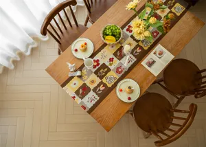 Chemin de table moderne et minimaliste en jacquard floral pour decoration de salle a manger.