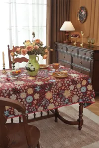 Nappe rectangulaire jacquard en polyester et coton style vintage américain à fleurs.