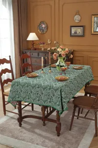 Vue détaillée d'une magnifique nappe rectangulaire vintage en jacquard cachemire pour salle à manger.