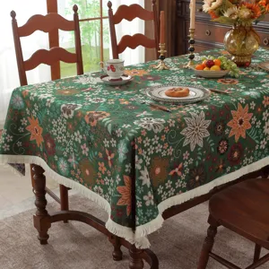 Nappe de table jacquard tissée vintage à fleurs avec franges, vert foncé élégante.