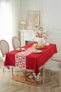 Mantel jacquard de corazón rojo con flecos blancos, cubierta de mesa de comedor vintage.