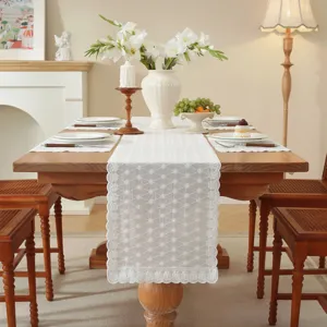 Französischer romantischer weißer Baumwoll-Spitzen-Tischläufer für Esszimmer und Dekoration