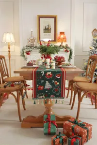 Cammino da tavola natalizio jacquard festivo decorazione tavola elegante con nappe in tessuto