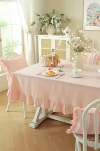 Style pastoral français nappe en coton rose à volants scène détaillée esthétique salle à manger