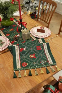 Runner da tavola di Natale jacquard verde poliestere decorazione festiva tavola con nappe
