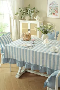 Nappe de table en coton rayé de style pastoral français avec volants pour la salle à manger.