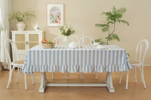 Nappe de table lavée en coton à rayures style pastoral français avec bord à volants élégant.