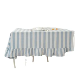Nappe de table rectangulaire en coton rayée bleu et blanc avec bord volanté style pastoral