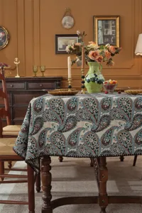 Nappe jacquard motif cachemire vintage, style rétro floral, tissu polyester coton de qualité.
