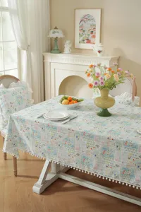 Tovaglia rettangolare in cotone stile pastorale francese con frange a pompon per tavolo.