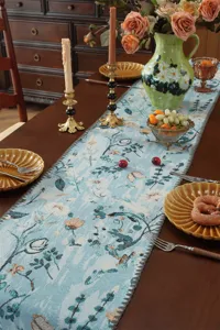 American vintage floral jacquard table runner with scalloped edge for dining table